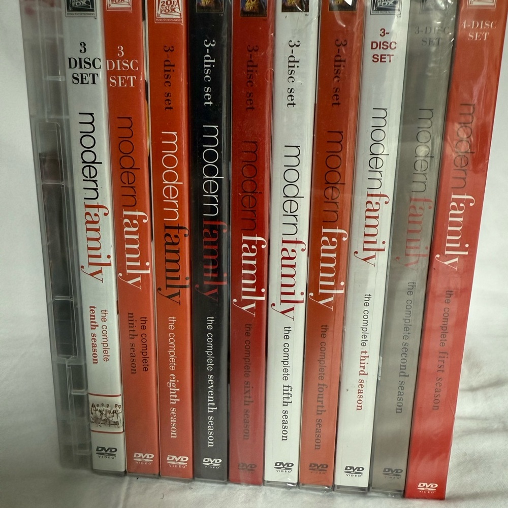 Modern Family DVD Box Set Collection